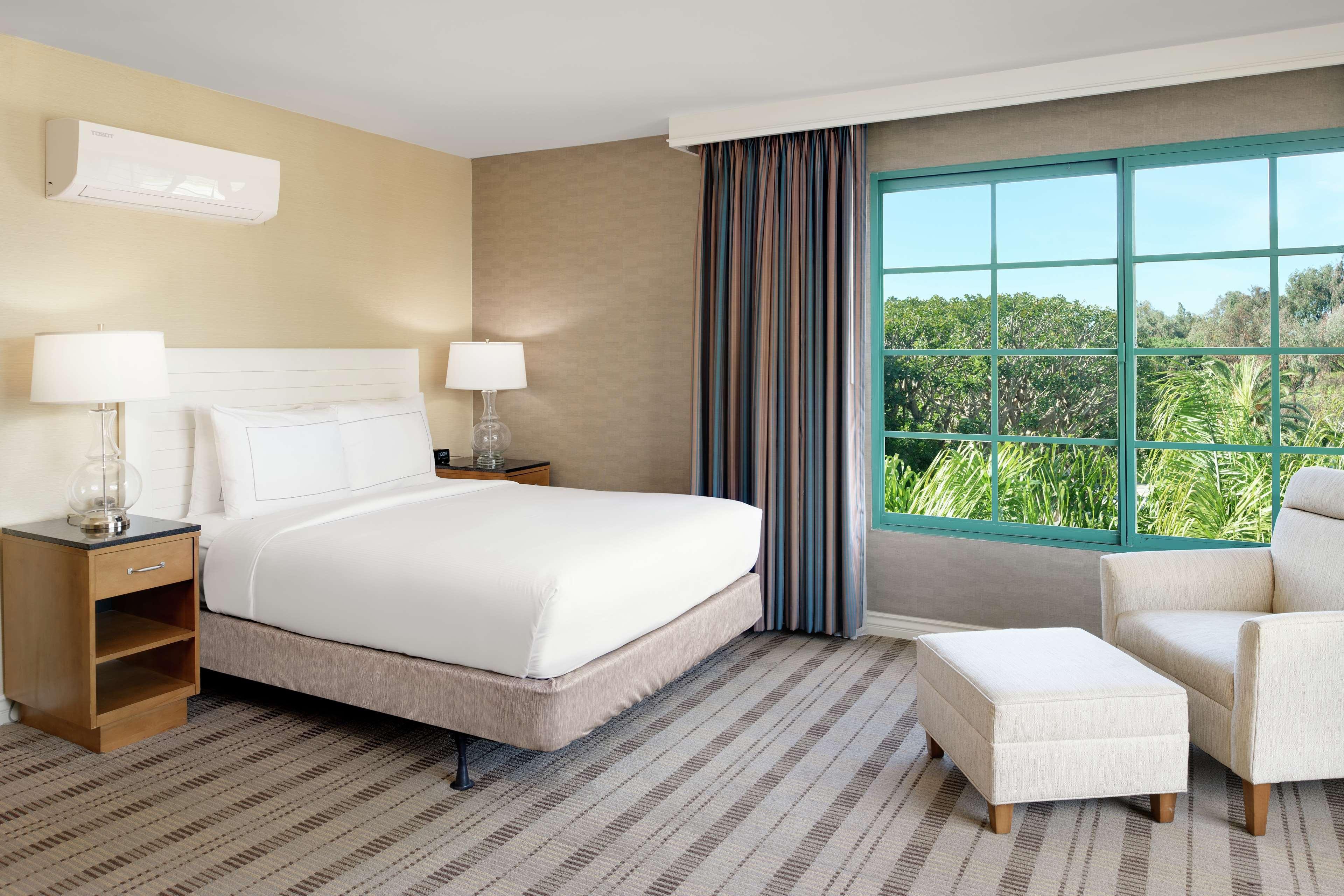 Doubletree By Hilton San Pedro Hotel Long Beach Exterior photo