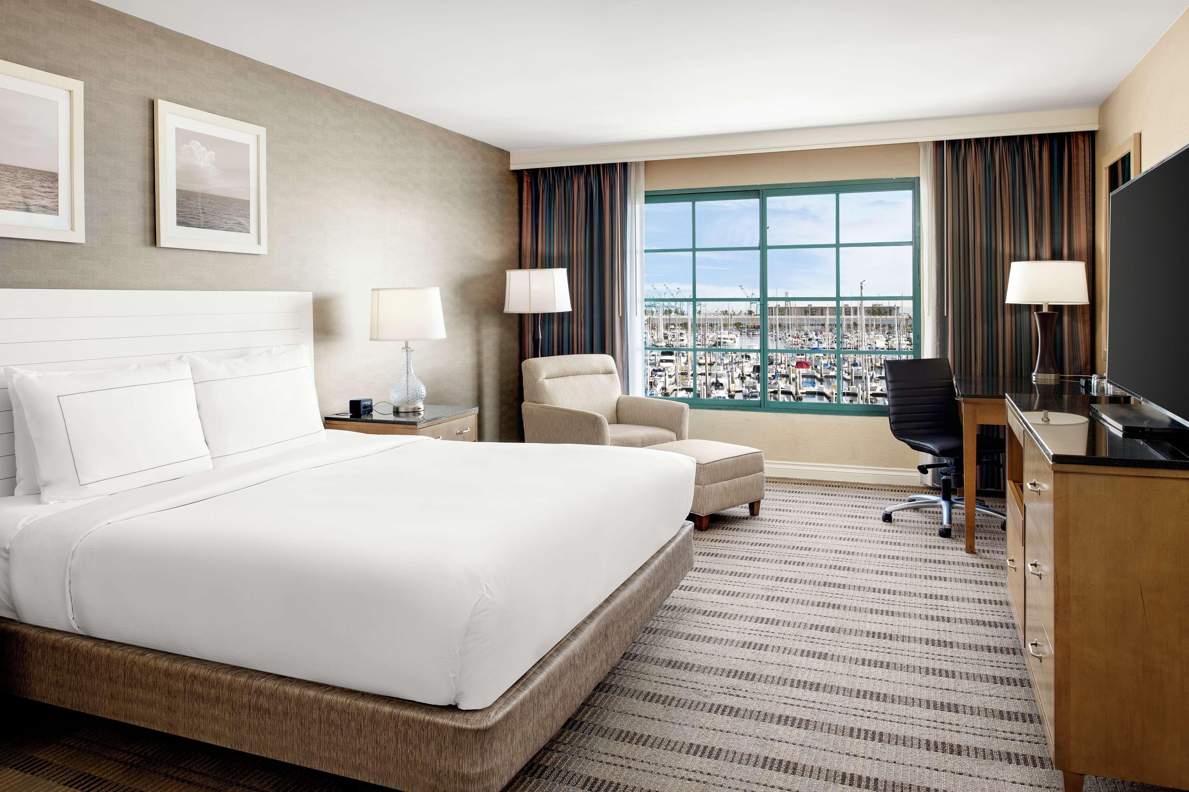Doubletree By Hilton San Pedro Hotel Long Beach Exterior photo