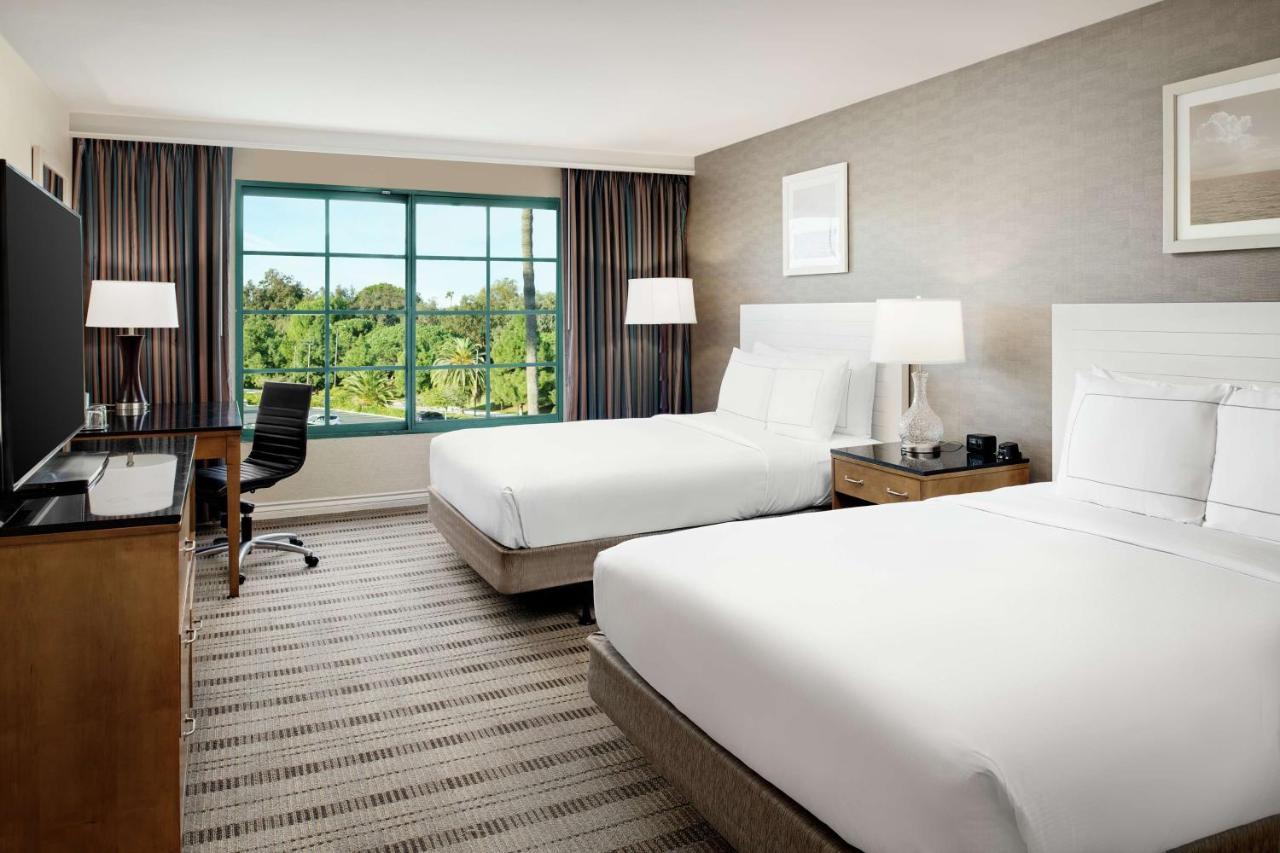 Doubletree By Hilton San Pedro Hotel Long Beach Exterior photo