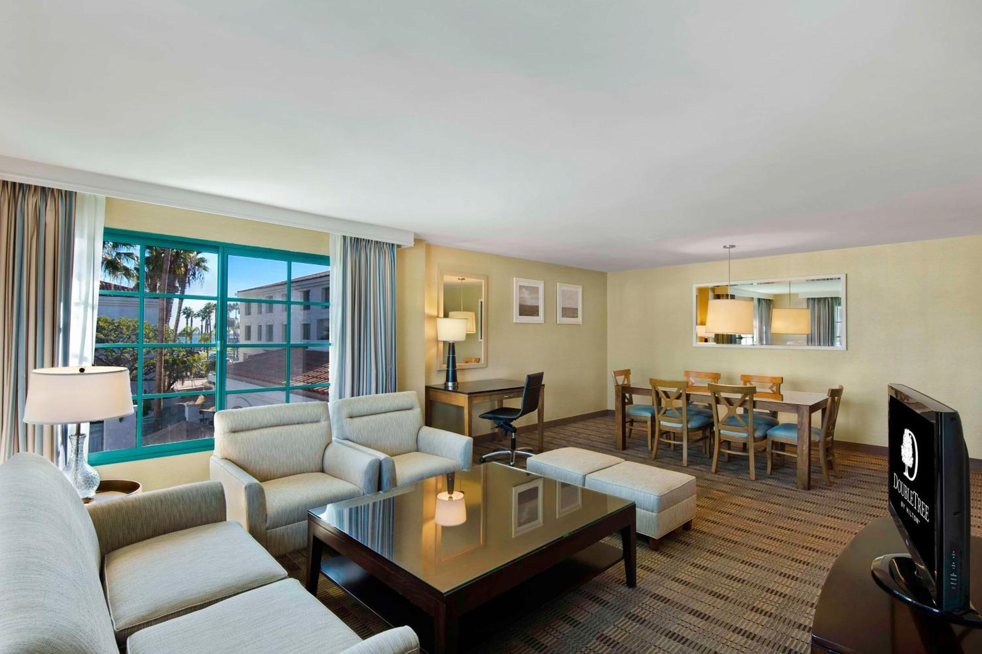 Doubletree By Hilton San Pedro Hotel Long Beach Exterior photo