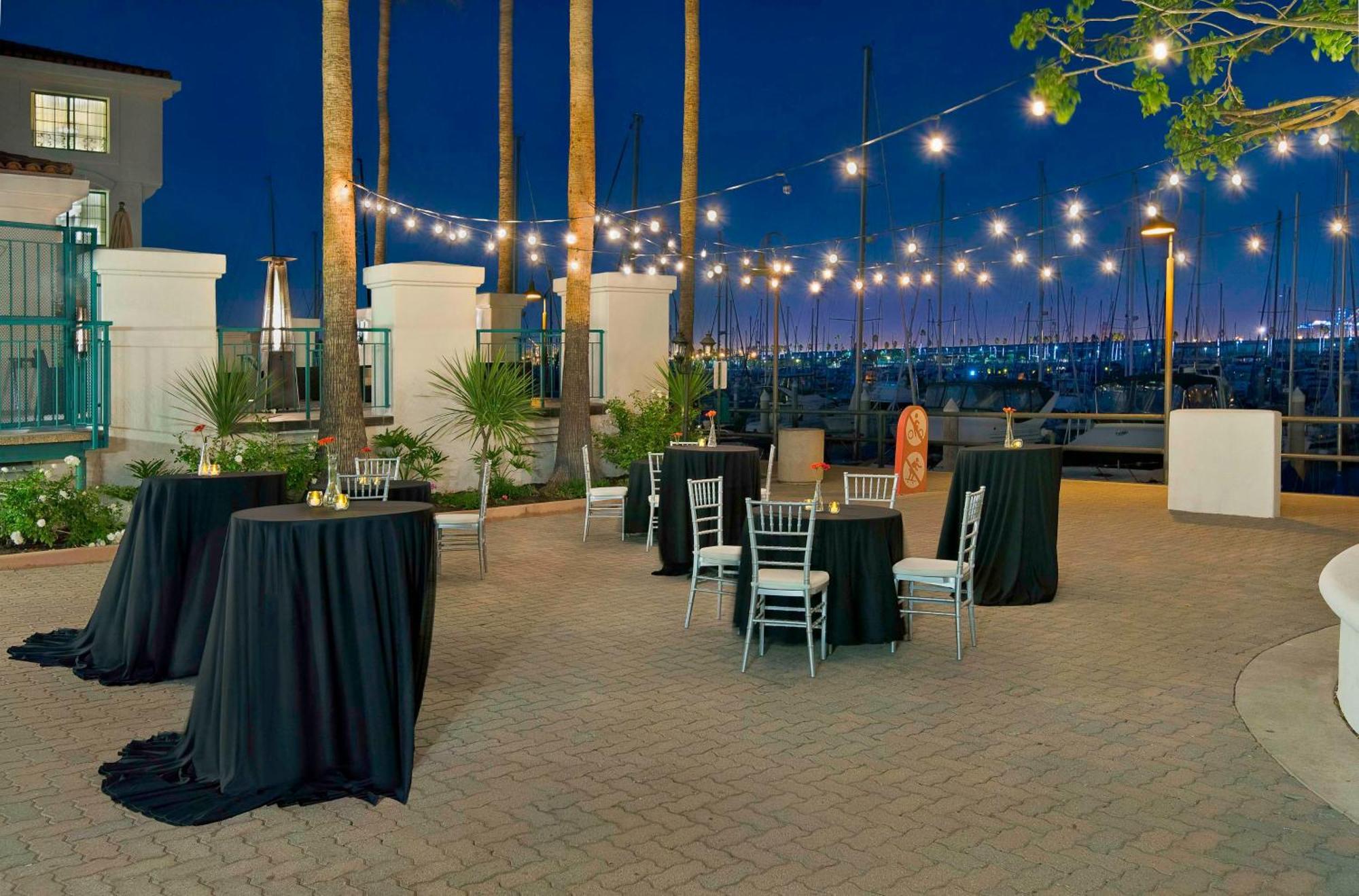 Doubletree By Hilton San Pedro Hotel Long Beach Exterior photo