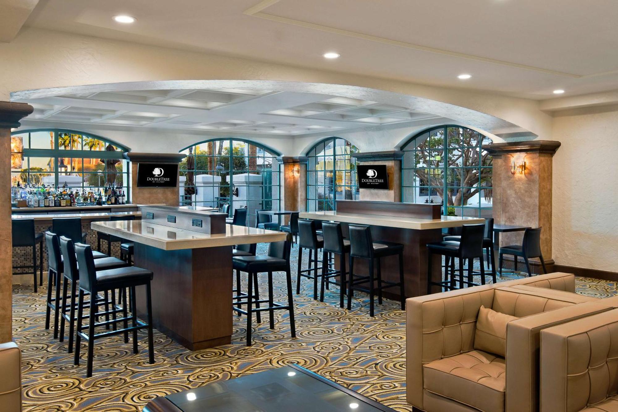 Doubletree By Hilton San Pedro Hotel Long Beach Exterior photo